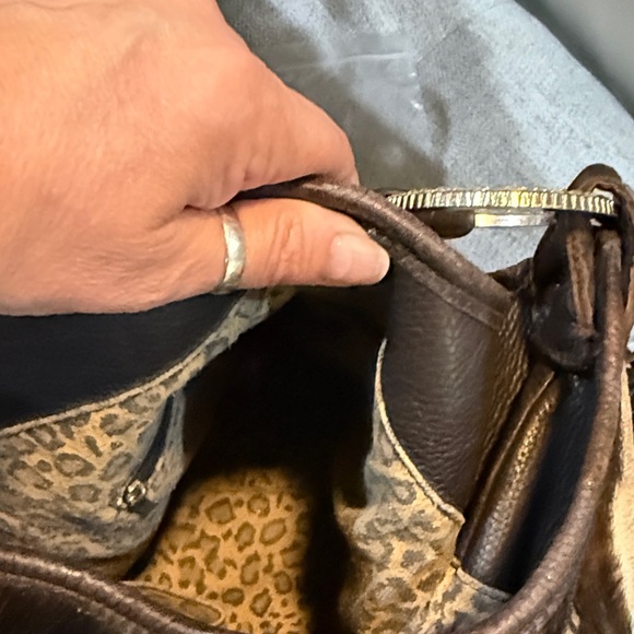 1 of a kind vintage UPCYCLED, real hair on hide fringe bag - Picture 6 of 8